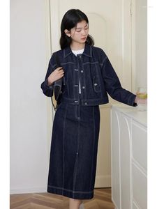 Robes de travail Ziqiao High-street Style Retro Denim Courtette courte et jupe pour femmes printemps 2024 Chic Design Two-Piece Set