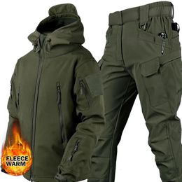 Ensembles de vêtements de travail hommes hiver costume militaire américain en plein air tactique coupe-vent imperméable multi-poches Jakcet coque souple à capuche peau de requin 231220