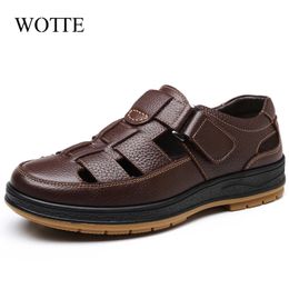 Wotte Classic Sandals Men Généhes en cuir sincère sandalishollow ou chaussures décontractées confortables hommes extérieurs solides zapatos hombre 240323