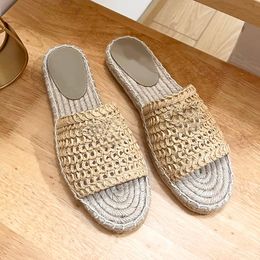 Muis de tissu tissé Sandales de concepteur plat d'été Sliders Slippers Femme Chaussures Crochet Chaussures du pêcheur