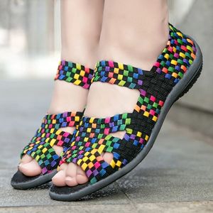 Sandalias tejidas Sandalias hechas a mano Mujer de verano Moda de verano transpirable Slip-On colorido Calzado femenino B8B3
