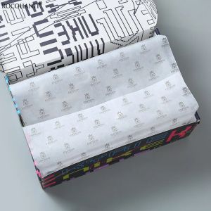 Wikkel 100 vellen aangepaste tissuepapier met logo bedrukt zwart roze wit inpakpapier voor verpakking kleding bloemboeket cadeaubrak