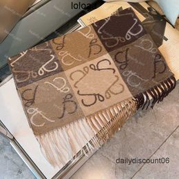 Wrap Lowewe Lowe Loewees Loeewe Brand Jacquard Designer Bufanda Pashmina para mujeres para hombre Bufandas cálidas Moda Clásico Imitar Lana de cachemira Mantón largo Bufandas Bea Odlj