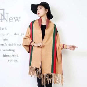 Wraw Shawl Women039S Autumn en Winter Cape gestreepte vleermuishuls gebreide sjaal met dubbele doeleinden Multifunctionele verdikte Cape Co6348990