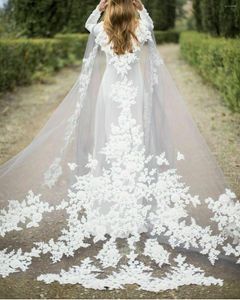 Wraps 3D Appliques Ivory Wedding Wrap Lange bruidsjassen Cape Custom Made Top Lace Gray Tule Elegant Party Cloak