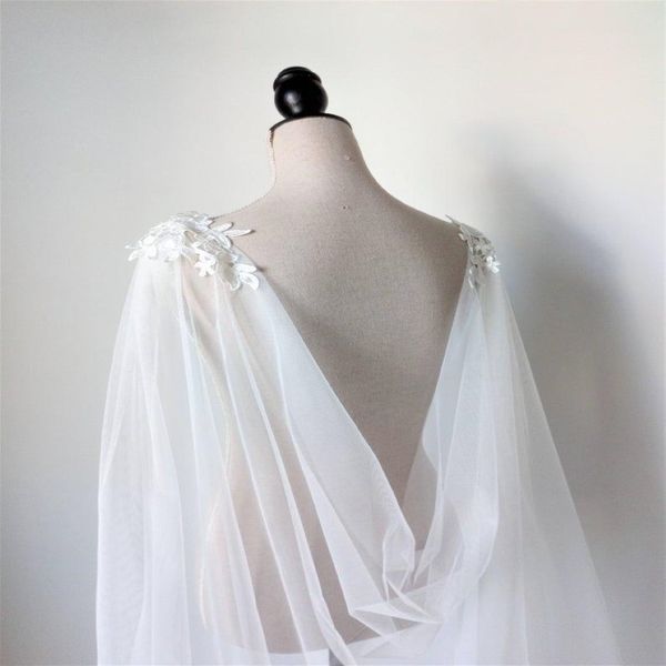 Enveloppe des vestes ivoire tulle de mariage Cape Cape Veil Viking Pagan Alternative Cape Lace Cloak 251o