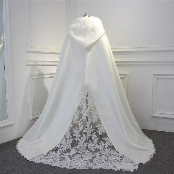 Enveloppe des vestes Party Mariage enveloppé de châle Cape Train Hooded Cloak Bride Winter Automne en dentelle Veste en satin