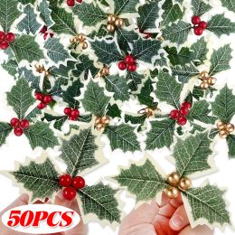 Couronnes 550pcs Berries de houx de Noël avec feuilles vertes couronnes bricolage artificielles fleurs de fleurs rouge décoration de baies rouges pour Noël arbre Nouvel An
