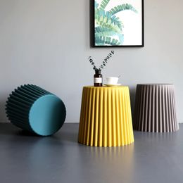 Taburete de café de plástico para arrugas Mesa auxiliar de la sala de estar de mesas redondas pequeñas entornos creativos en forma de pastel decoración del hogar