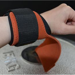 Polsteun 1 paar Fitness Leather Palm Anti-slip Duurzame handgrepen Pad Protector Wrap Strap Handschoenen Gym Training Accessorie