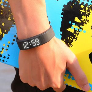 Bracelets T5 bracelet de remise en forme multifonctionnel intelligent IP65 Sports imperméables Activité LED Sleep Tracker Smart Watch Petomètre