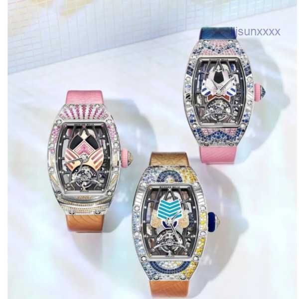 Surproculaire de la montre de bracelet Luxury Watch Classic Limited Edition RM71-02 Mens Watch Self Winding Mouvement Tourbillon Mouvement Case avec Diamond Gemstone Decoration