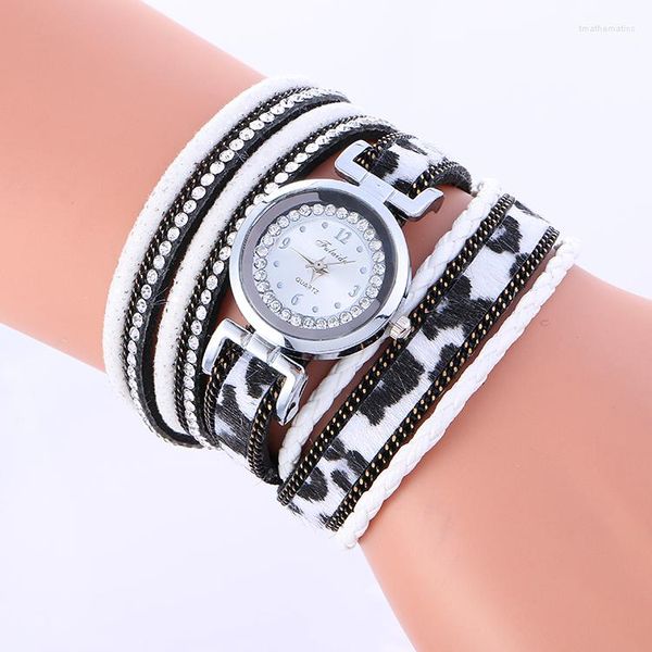 Relojes de pulsera 100 unids / lote 918043 Estampado de leopardo Reloj de cuero envolvente Caja de plata Cinturón largo Elegancia Reloj de pulsera Moda Cristal Cuarzo