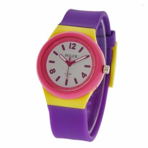 Horloges 100 stks/partij A123501 Snoep Kleuren Mode Dame Jelly Horloge Wrap Quartz Groothandel Horloge Casual Siliconen Voor Student