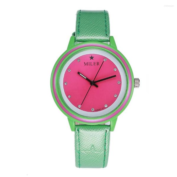 Relojes de pulsera 100 unids / lote A8301-02 Número de color especial Reloj de cuero Abrigo de alta calidad Reloj de pulsera casual de cuarzo al por mayor para dama