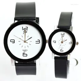 Horloges 100 stks/partij Mode Rubberen Band Horloge Siliconen Horloges Liefhebbers Groothandel Zwart En Wit 2012