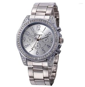 Relojes de pulsera 100 unids / lote SD-6200 Geneva Watch Wrap Cuarzo Cristal Aleación para dama Precio al por mayor