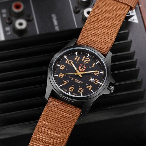 Muñecos de pulsera 1pc Brown Men Strap Strap Quartz Watch Fashion Fashion Simple Round Glass Fecha para deportes de trabajo diario