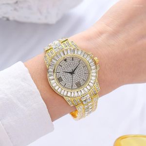 Montres-bracelets 1 pc Mode Européenne Et Américaine Artificielle Diamant Plaqué Montre Vintage Plein Bracelet Simple Atmosphère Affaires Quartz