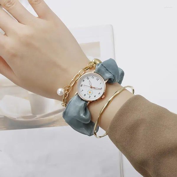 Montres-bracelets 1pc mode lumineuse marguerite bracelet en tissu pour femme montre à quartz 2pcs bracelets