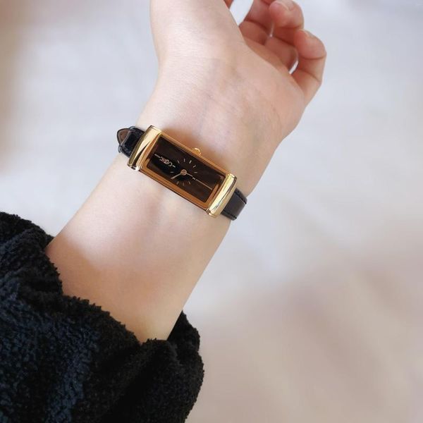 Relojes de pulsera 2013 Reloj para mujer Correa de cuero genuino vintage Temperamento de lujo Cuarzo noble como regalo de San Valentín