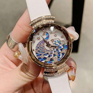 Polshorloges 2021 mode top horloge vrouwen lederen band designer jurk pauw kristallen horloges quartz