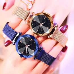 Montres-bracelets 2022 Femmes Montres Mode Luxe Boucle magnétique Bracelet en acier inoxydable Surface réfractive Cadran lumineux Quartz Watch2155