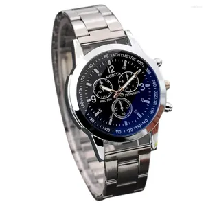Horloges 2023 Mooi Een vakmanschapsbedrijf over heren roestvrijstalen band Hinery Sport quartz horloge Mode