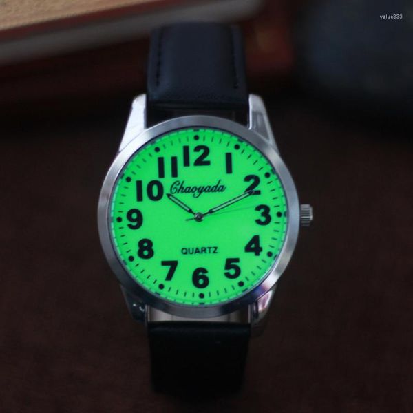 Relojes de pulsera 2023 Chaoyada Ancianos simples Padre Madre Regalos de vacaciones Correa de cuero suave Relojes de cuarzo Cara luminosa Reloj digital grande