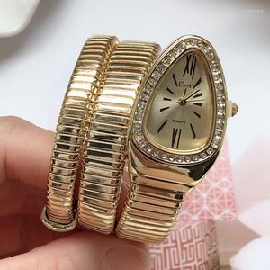 Relojes de pulsera 2023 Cussi, relojes de mujer con forma de serpiente, reloj de pulsera de lujo para mujer, reloj de acero único de cuarzo dorado para mujer