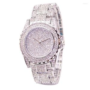 Montres-bracelets 2023 Mode Bling Femmes Montres De Luxe Diamant Argent Rose Or Montre Pour Dames Simple Horloge Relogio Feminino