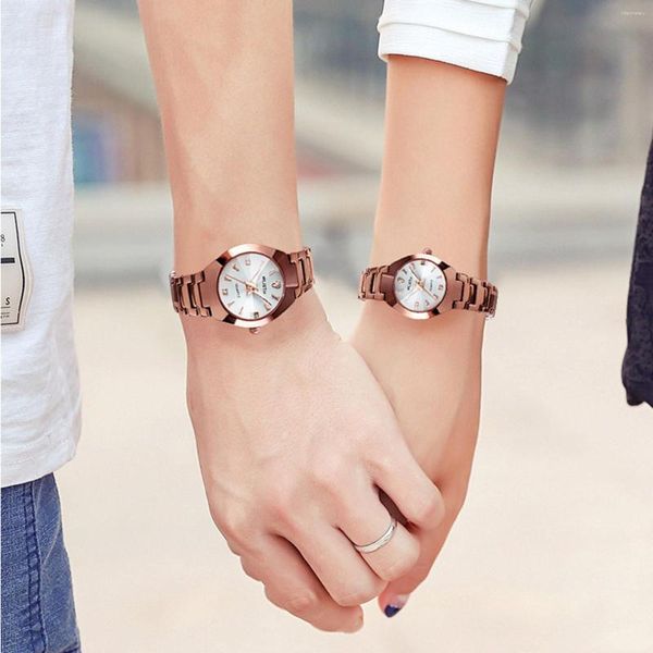 Montres-bracelets 2023 mode Couple montre Tanabata saint valentin étanche Quartz hommes et femmes acier bande montres Relojes
