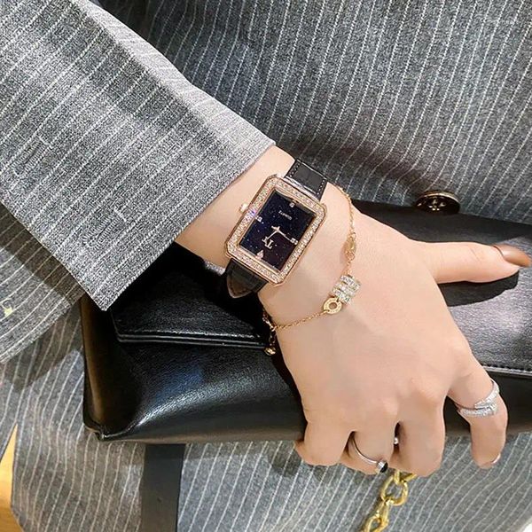 Relojes de pulsera 2023 Relojes de mujer de moda con diamantes de imitación Reloj rectangular de cuarzo Damas elegantes para regalo