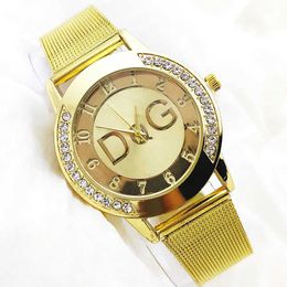 Mujeres de pulsera 2023 Venta en caliente Moda de metal Fashion Watch Marca de lujo DQG Crystal Quartz Watch RELOJ MUJER OCTOR