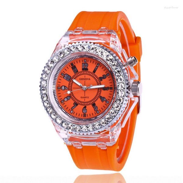 Montre-bracelets 2023 Louminais montres lumineuses Genève Femmes Quartz Watch Ladies Silicone Bracelet Femme 12 Couleurs vives