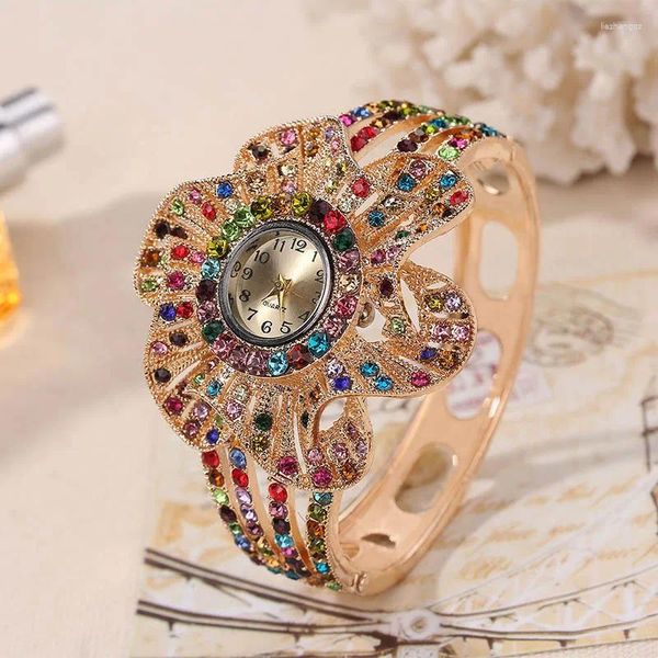 Relojes de pulsera 2023 Luxury Floral Sparkling Dense Inlay Dial Reloj de cuarzo para mujer Novia Regalo de moda