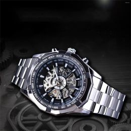 Relojes de pulsera 2023 Reloj de cuarzo de tres ojos a prueba de agua de lujo para hombres con pulsera de acero Marca superior de negocios simple de