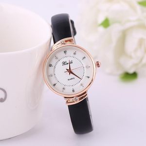 Montres-bracelets 2023 Top International Mode Femmes Montre Romantique En Cuir Strass Designer Dames Horloge Robe Simple Montre Femme