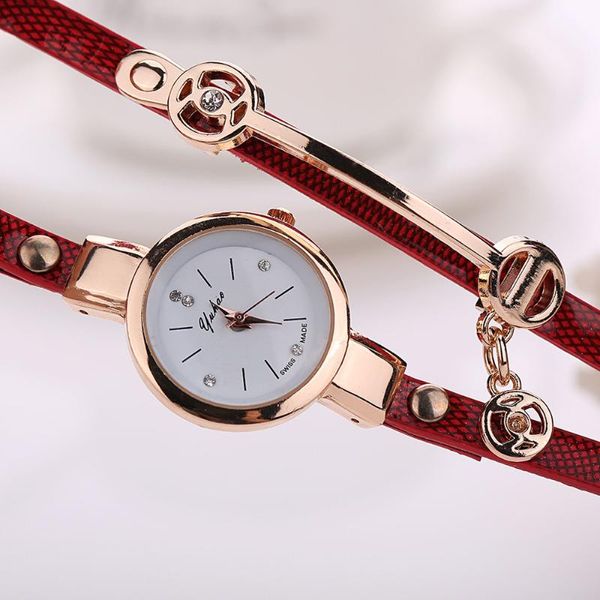 Montres-bracelets 2023 Twined Ladies Bracelet Montres Femmes Mode Robe Femme Montre-Bracelet Horloge Pour Cadeau