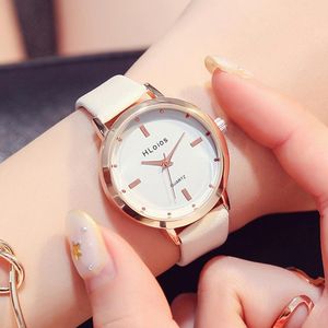 Montres-bracelets 2023 femmes montre Style classique mode exquis ceinture en cuir montres dame Quartz montre-bracelet horloge