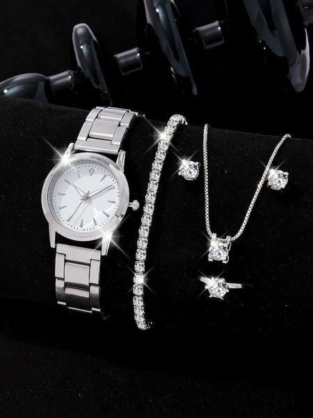 Montre-bracelets 2024 4pcs Set Luxury Montres de luxe Women Silver Fashion Elegant Wristwatch Quartz Watch Ladies Clock For Relogio