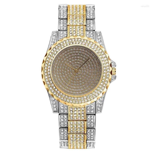 Montres-bracelets 2024 Diamond Studded Starry Femmes Montre Ronde Petit Alliage Campus Simple Mode Quartz Montres Exquis Luxe Étudiant