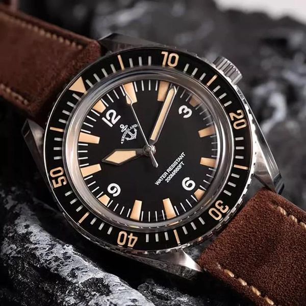 Montre-bracelets 2024 Hruodland 41 mm Men Dive Watch Retro Sports NH35 Automatic MECGEAUX ACTEUR ACIER C3 C3 Lumineuse montre