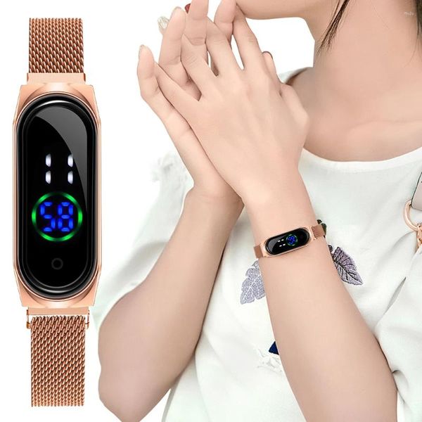 Montre-bracelets 2024 Luxury Femmes Watches Screen Screen Digital LED ROSE GOLD MAGNETIN MESH CEINTROL ELECTRONIQUE ROGIO FEMININO