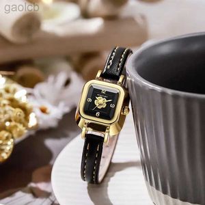 Horloges 2024 Nieuwe Mode Vrouwen Luxe Horloges Dames Horloges Dames Bloem Lederen Vierkant Quartz Horloge Voor Geschenken Relogio Feminino 24319