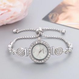 Muñecos de pulsera 2024 RELOJ Cuarzo Cute Bracelet Watches for Women Diamond Bowknot Crystal Watch Fashion Quartz Womans