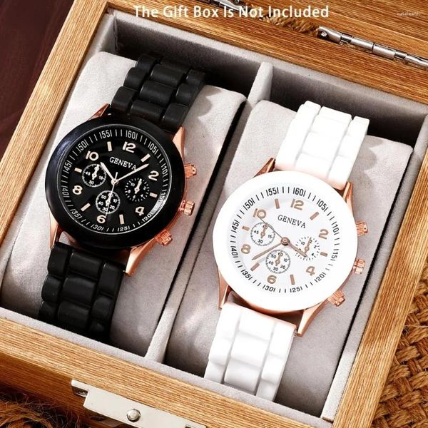 Montres-bracelets 2pcs Noir Blanc Mens Montre Femme Montres à quartz en caoutchouc minimaliste et à la mode pour les couples