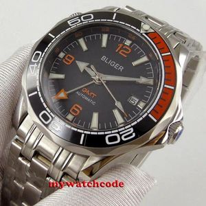 Relojes de pulsera 41 mm Dial negro Cristal de zafiro GMT Fecha Ventana Reloj automático para hombre