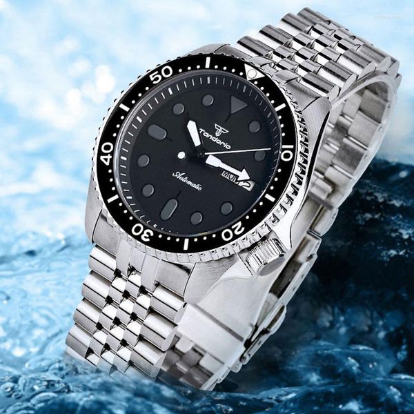 Montres-bracelets 41mm Diver Montre pour hommes Cadran noir Verre saphir NH36 Mouvement automatique 200M Indicateur de date étanche Bracelet Jubilé Vert