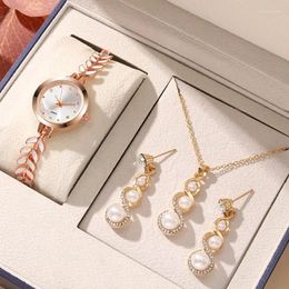 Montre-bracelets 4pcs Set Luxury Sports Watch Collier Collier Crossed Pearl Oreads Fashion Bracelet Casual Ladies Watches Montre Femme